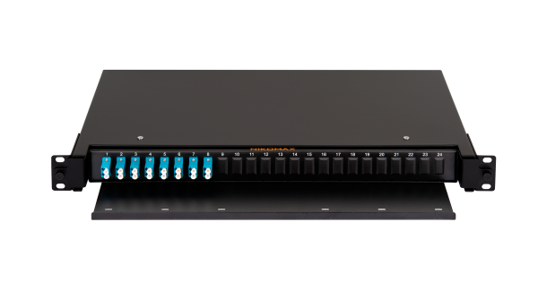 Оптический кросс NIKOMAX 19" Premium Line, 1U, укомплектованный на 16 портов LC/UPC (8 двойных LC/UPC адаптеров), SM 9/125 OS2, выдвижной, с полкой,  черный, в комплекте: адаптеры, монтажные шнуры 1м, сплайс-кассета с крышкой, гильзы, заглушки