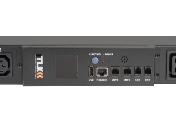 Блок  контролируемых электрических розеток NIKOMAX, Серия MN (Monitored), вертикальный, 36 розеток C13, 6 розеток C19, макс. нагрузка 16 А (на фазу), шнур питания 3 м., Вилка 3-фазная 16А  400В, IEC 60309;, цифровое измерение силы тока на входе, защита 16