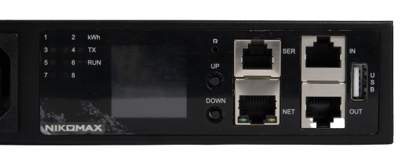 Блок  контролируемых электрических розеток NIKOMAX, SW - Switched, (включение и отключение каждой розетки, измерение общего потребления и отправка показаний через LAN), 19", 8 розеток C13, макс. нагрузка 16 А, шнур питания 2 м., вилка С20, цифровое измере