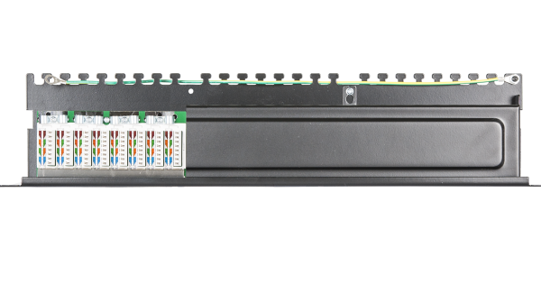 Коммутационная панель NETLAN 19", 1U, 24 порта, Кат.5e (Класс D), 100МГц, RJ45/8P8C, 110/KRONE, T568A/B, экранированная, черная
